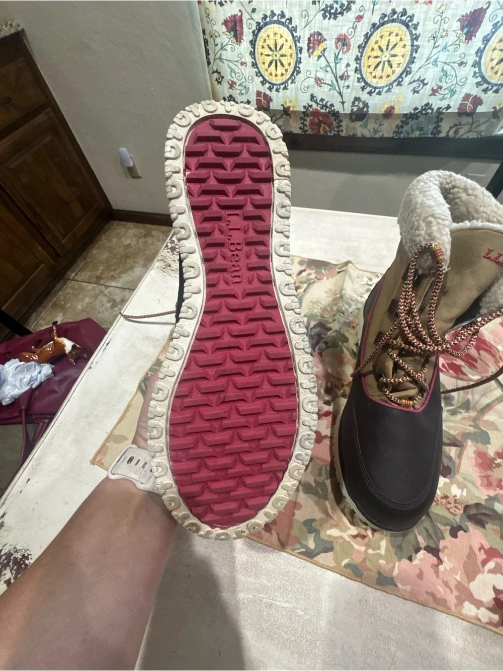 L.L. Bean Women's Boots Size 10 Brown and Tan Winter Lace-Up Boots Pink Trim